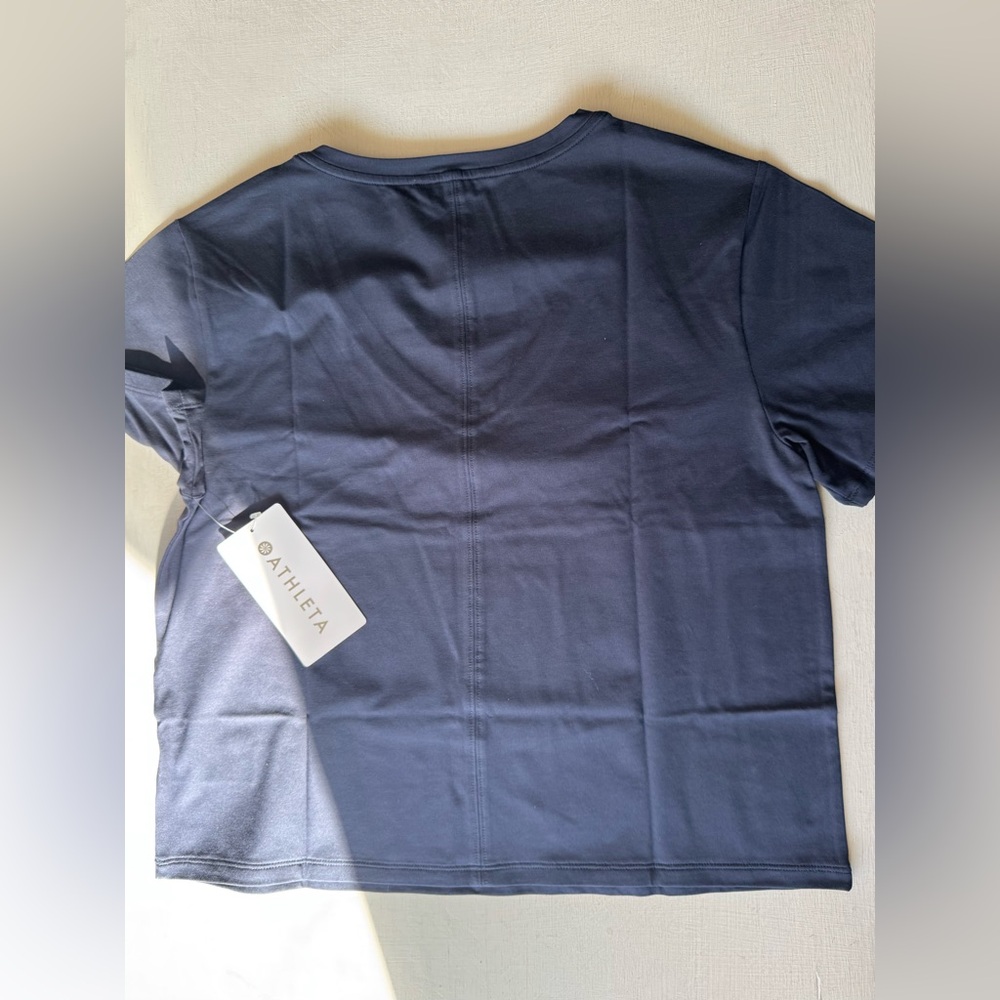 NWT Athleta Essential V-Neck Tee in Navy - Picture 7 of 8